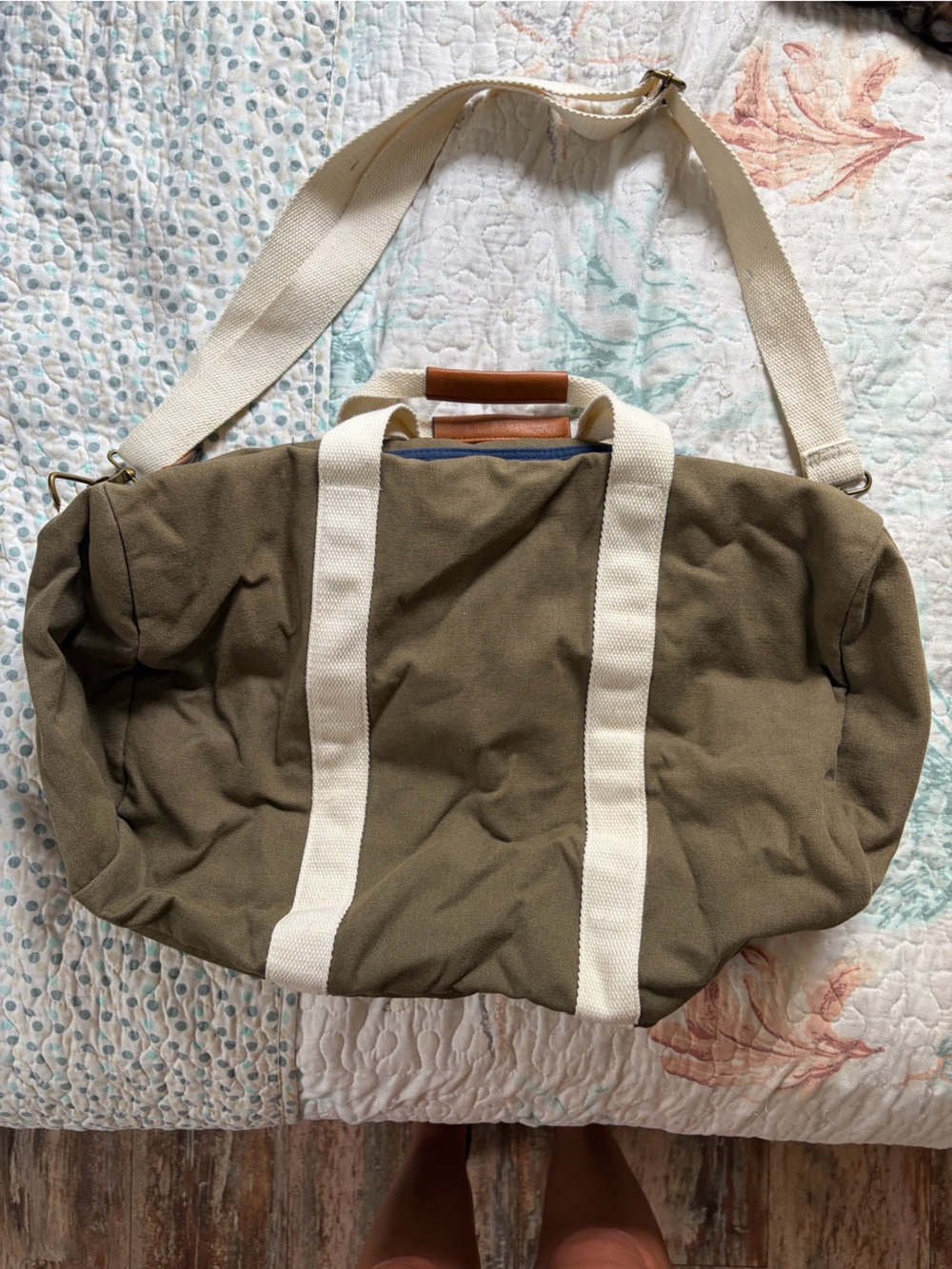 Canvas Weekender Steve Madden Duffle Bag in Olive with Cream Straps